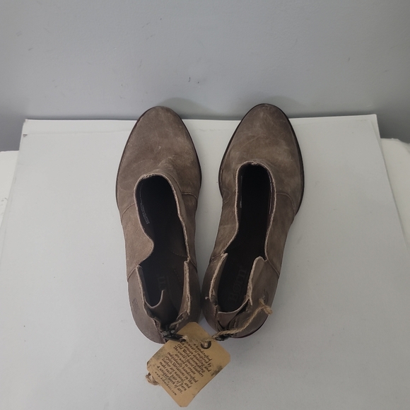 Born Kerri Distressed Leather Booties - Picture 6 of 8